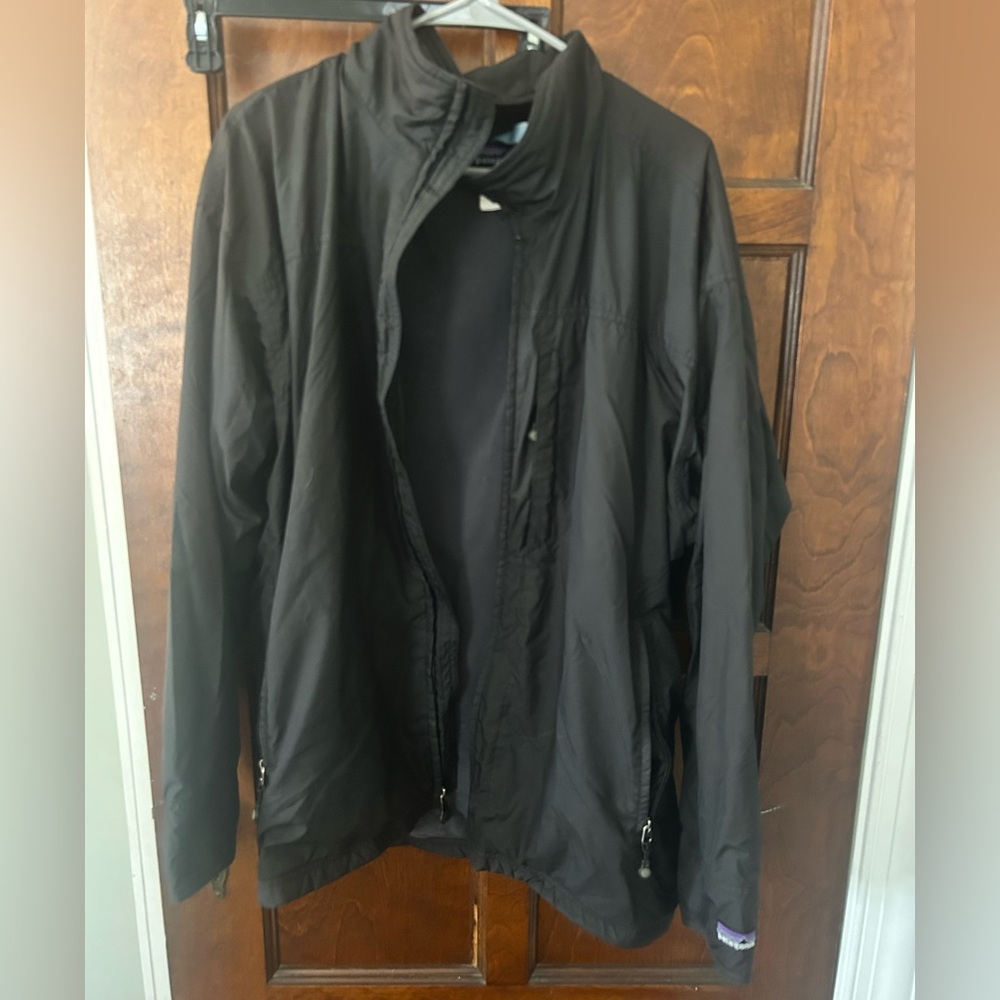 Men’s Patagonia wind breaker